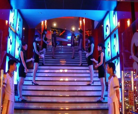 北京夜场高薪招聘女模特日结薪资提供住宿